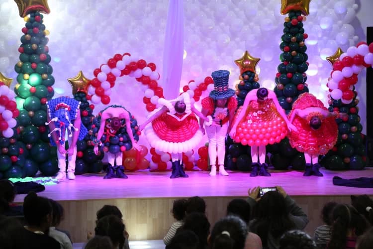 Balloons Wonderland World Tour