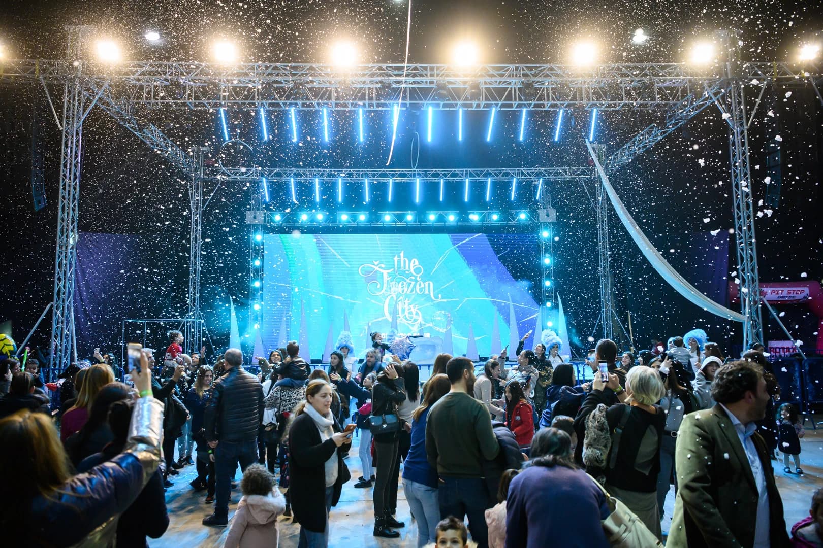 Christmas on Ice Returns to Palais des Congres - Arabic